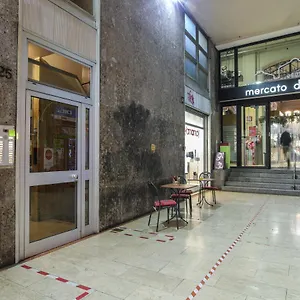 Close To Food And Shopping Bolonia