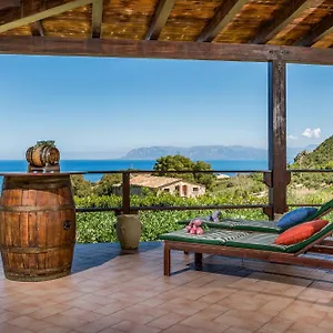 villa-anna-2-km-di-distanza-dalla-riserva-dello-zingaro.sicilyhotelsitaly.net/