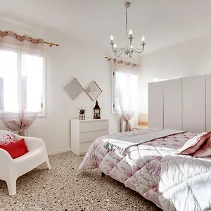 Appartamento Ca' Artisti-s.margherita, Venezia